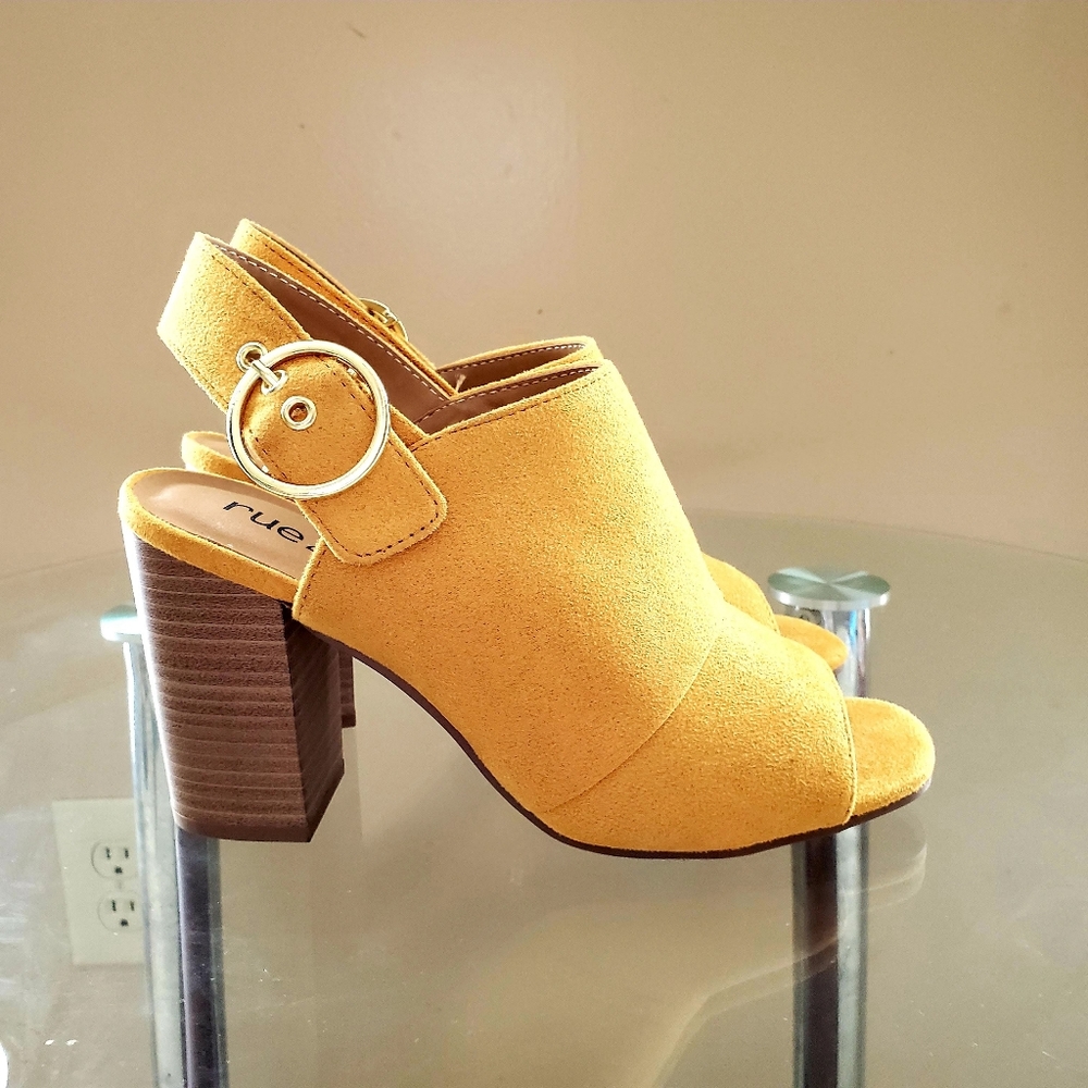 NWOT Mule heels